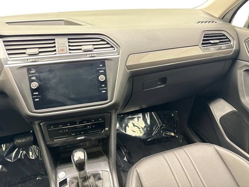 Used 2023 Volkswagen Tiguan SE w/ Panoramic Sunroof Package FWD image 57