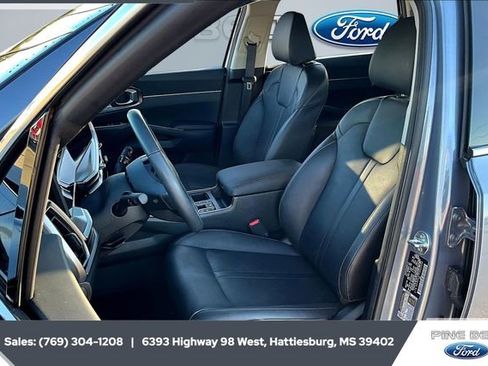 Used 2025 Kia Sorento EX w/ Panoramic Sunroof Package image 18