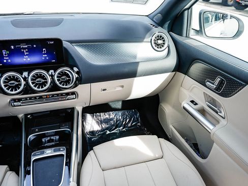 Certified 2025 Mercedes-Benz GLA 250 image 15