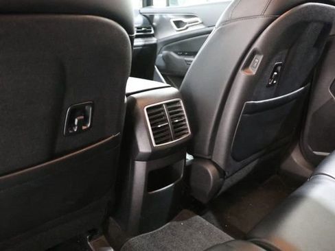 Used 2023 Kia Sportage EX image 32