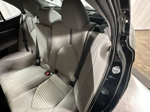 Used 2023 Toyota Camry SE image 28