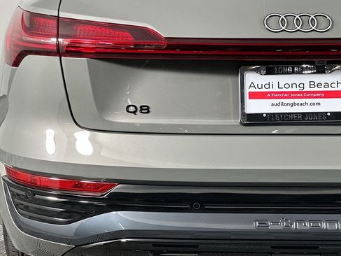Used 2024 Audi Q8 e-tron Premium AWD/4WD image 17