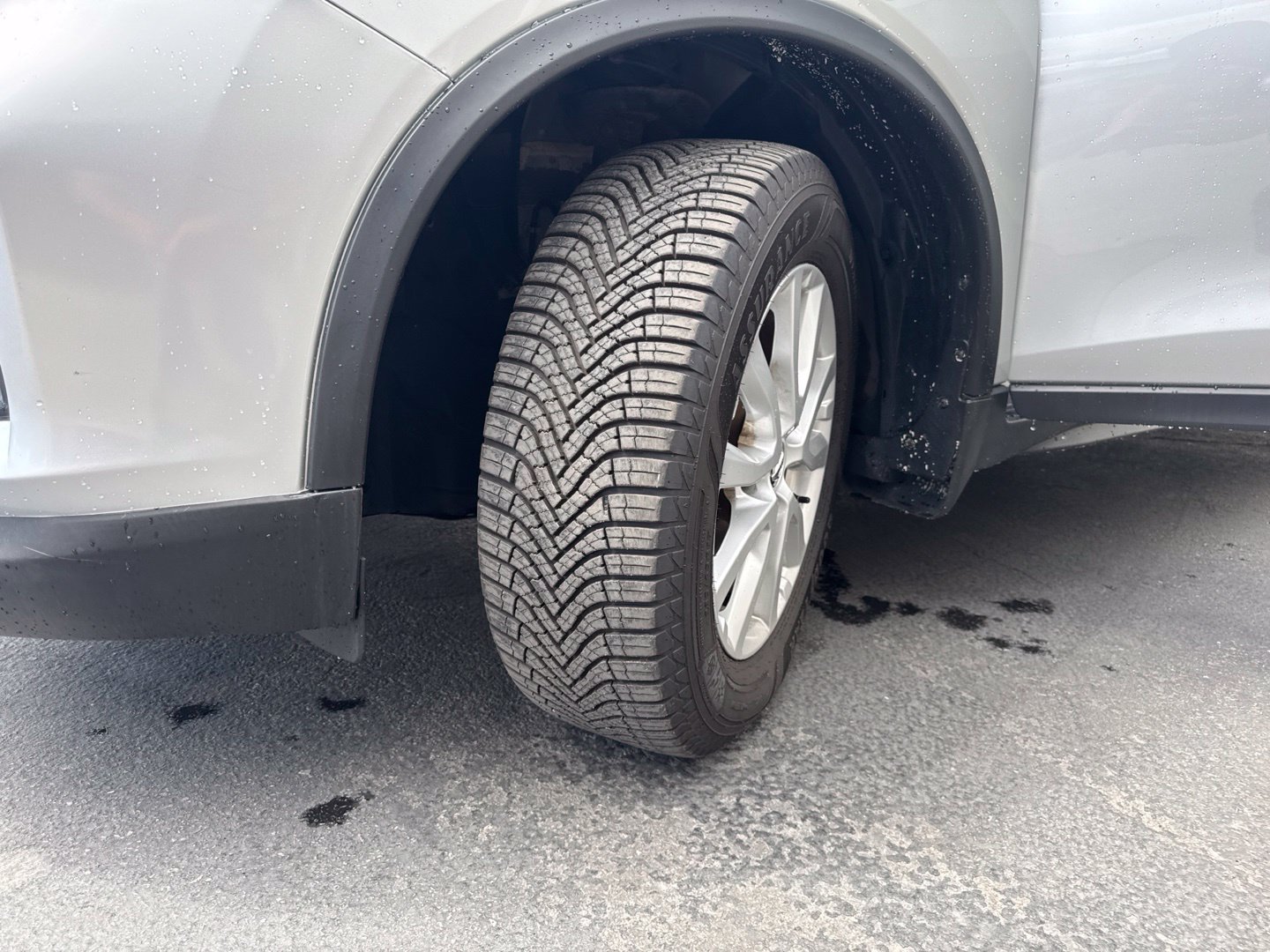 Used 2018 Nissan Rogue SV AWD/4WD image 30