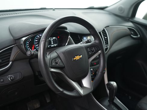 Used 2022 Chevrolet Trax LT w/ LT Convenience Package image 20