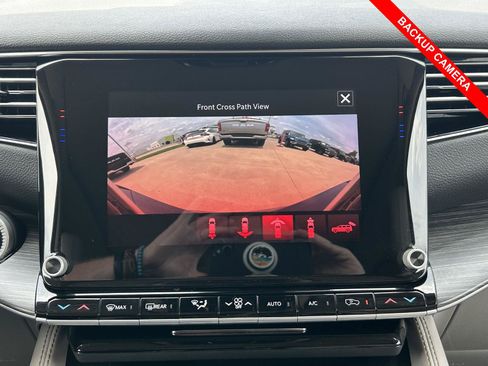 Used 2023 Jeep Wagoneer L Series III w/ Premium Group I AWD/4WD image 14