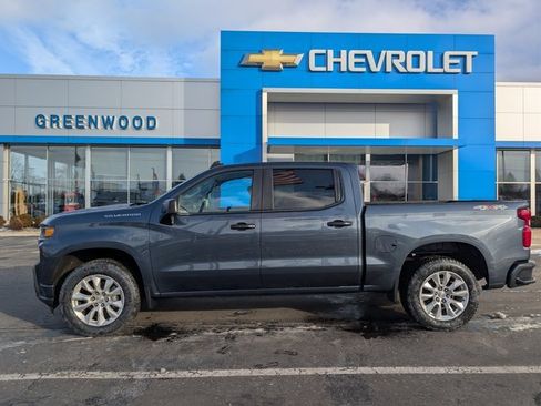 Used 2021 Chevrolet Silverado 1500 Custom w/ Safety Confidence Package image 2