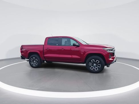 Used 2024 Chevrolet Colorado Z71 w/ Z71 Convenience Package 2 AWD/4WD image 2