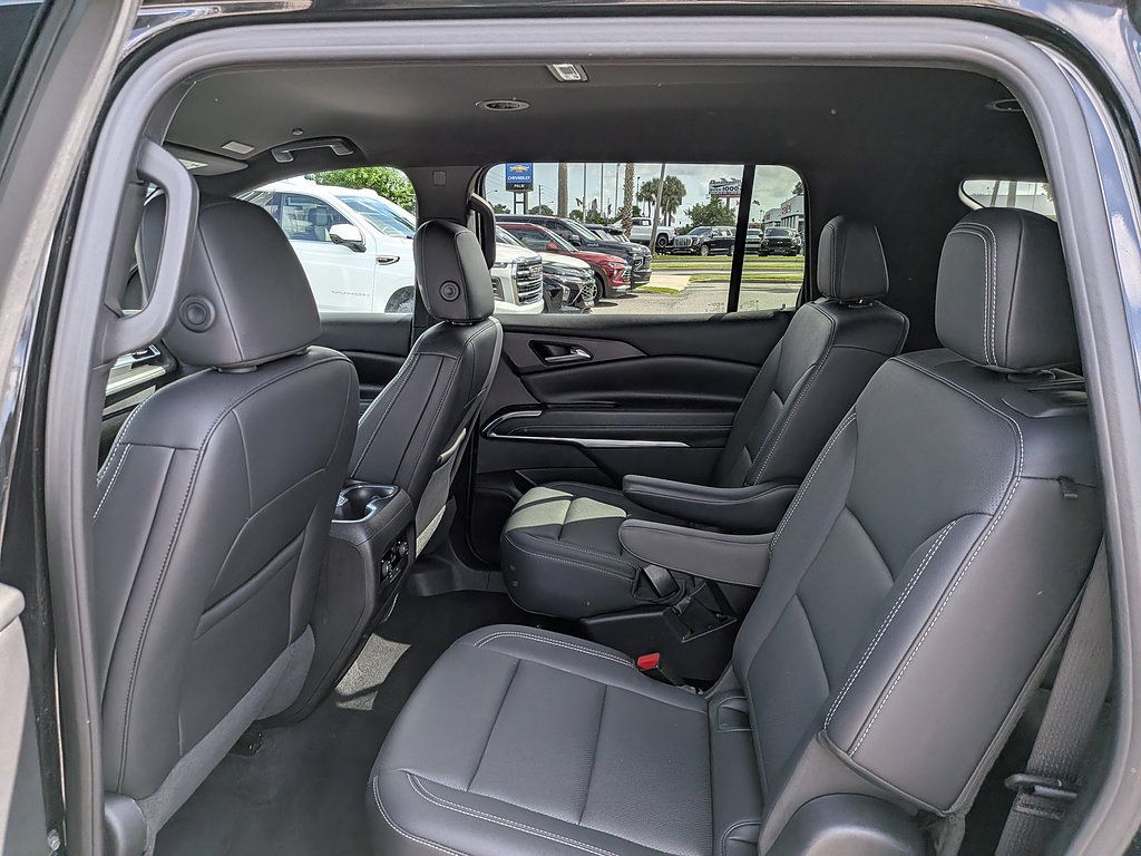 Certified 2025 Chevrolet Traverse LT AWD/4WD image 13