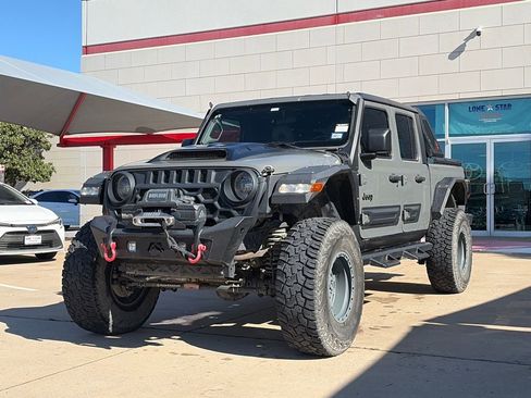 Used 2021 Jeep Gladiator Willys image 4