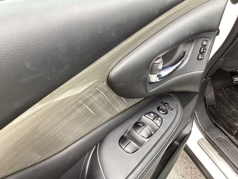 Used 2018 Nissan Murano Platinum w/ Cargo Package FWD image 11
