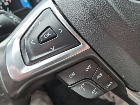 Used 2016 Ford Fusion SE FWD image 19