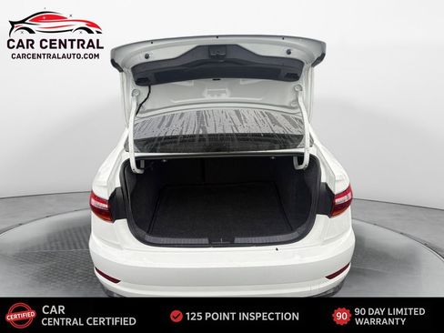 Used 2019 Volkswagen Jetta GLI image 19