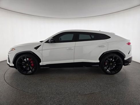 Used 2022 Lamborghini Urus AWD/4WD image 30