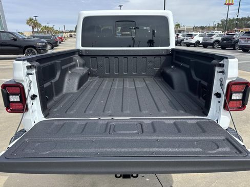 New 2026 Jeep Gladiator Rubicon image 8
