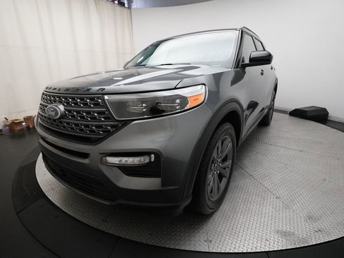 Used 2023 Ford Explorer XLT w/ Equipment Group 202A AWD/4WD image 12