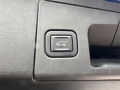 Certified 2023 Cadillac XT5 Premium Luxury w/ LPO, Floor Liner Package image 11