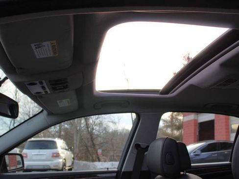 Used 2008 BMW 528xi Sedan image 24