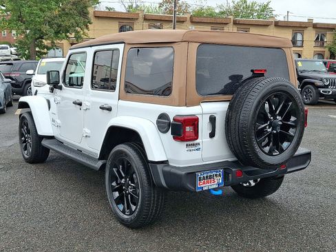 Used 2022 Jeep Wrangler Unlimited Sahara w/ Cold Weather Group image 4