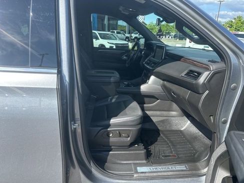 Used 2022 Chevrolet Tahoe LT w/ Luxury Package AWD/4WD image 34