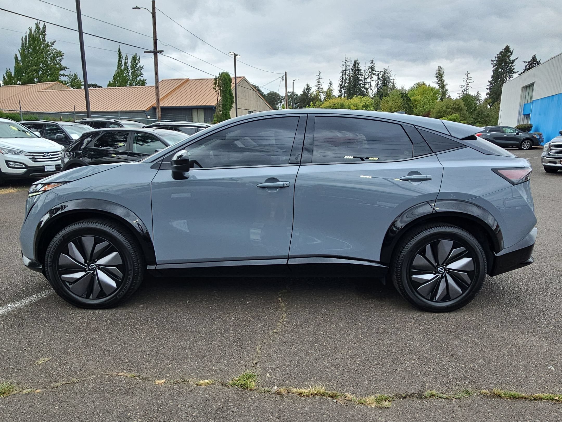Used 2024 Nissan Ariya AWD image 2