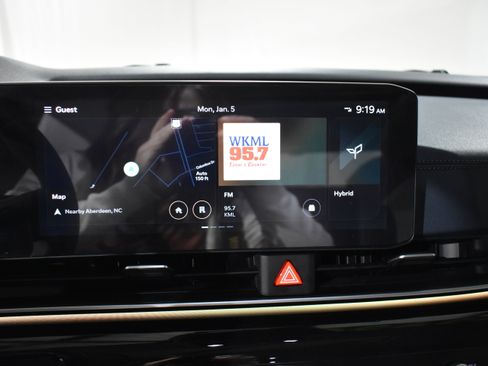 Used 2025 Kia Carnival SX Prestige image 21