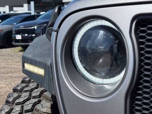 Used 2019 Jeep Wrangler Unlimited Rubicon AWD/4WD image 15
