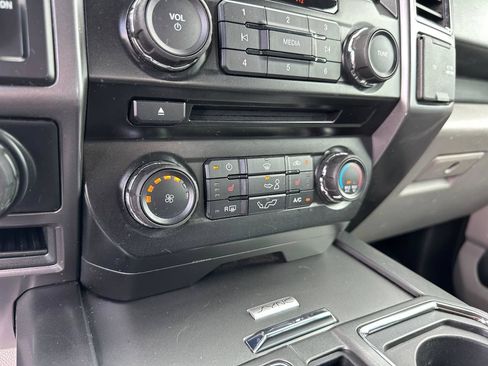 Used 2016 Ford F150 XLT w/ Equipment Group 302A Luxury RWD image 37