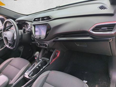 Used 2022 Chevrolet TrailBlazer RS w/ Sun and Liftgate Package FWD image 21