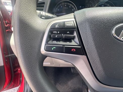 Used 2018 Hyundai Elantra SEL FWD image 18