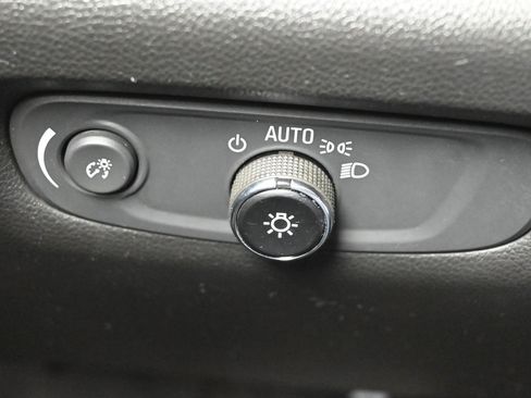 Certified 2023 Chevrolet Traverse LT FWD image 17