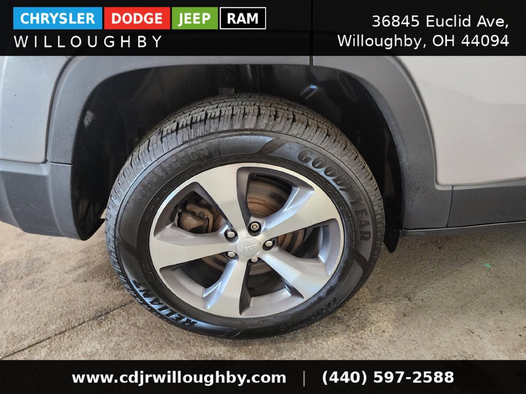 Used 2020 Jeep Cherokee Limited w/ Advanced Safety Group AWD/4WD image 40