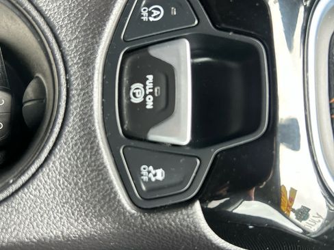Used 2019 Jeep Compass Limited AWD/4WD image 23