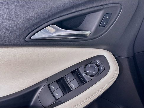 Used 2023 Buick Encore GX Preferred w/ Cold Weather Comfort Package FWD image 16