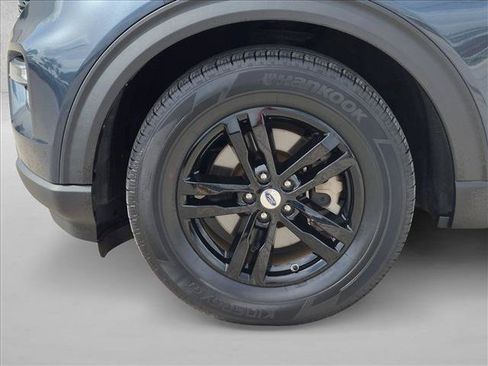 Used 2024 Ford Explorer XLT w/ Equipment Group 202A RWD image 24