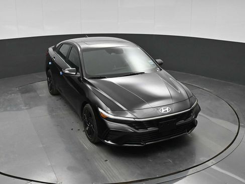 New 2026 Hyundai Elantra SEL Sport FWD image 26