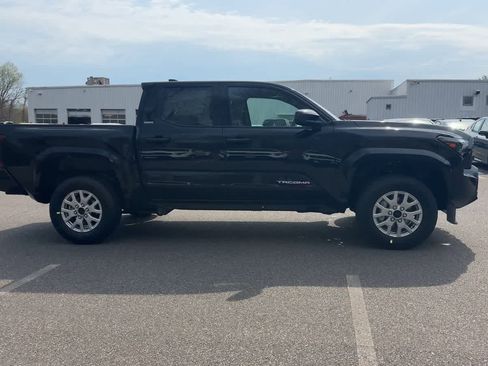 New 2026 Toyota Tacoma SR5 AWD/4WD image 9