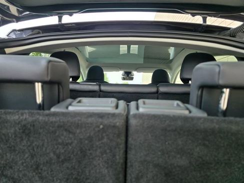 Used 2024 Tesla Model Y Long Range image 31