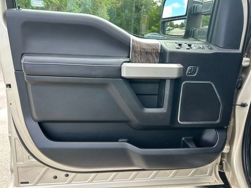 Used 2017 Ford F350 Lariat w/ Lariat Ultimate Package AWD/4WD image 16