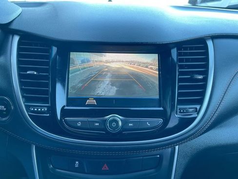 Certified 2022 Chevrolet Trax LT w/ LT Convenience Package image 14