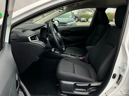 Used 2025 Toyota Corolla LE image 10