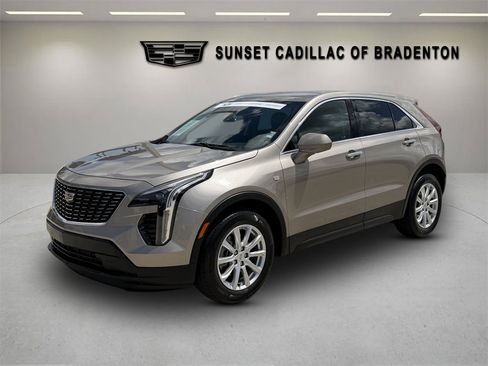 Certified 2023 Cadillac XT4 Luxury w/ Driver Awareness Package FWD image 7