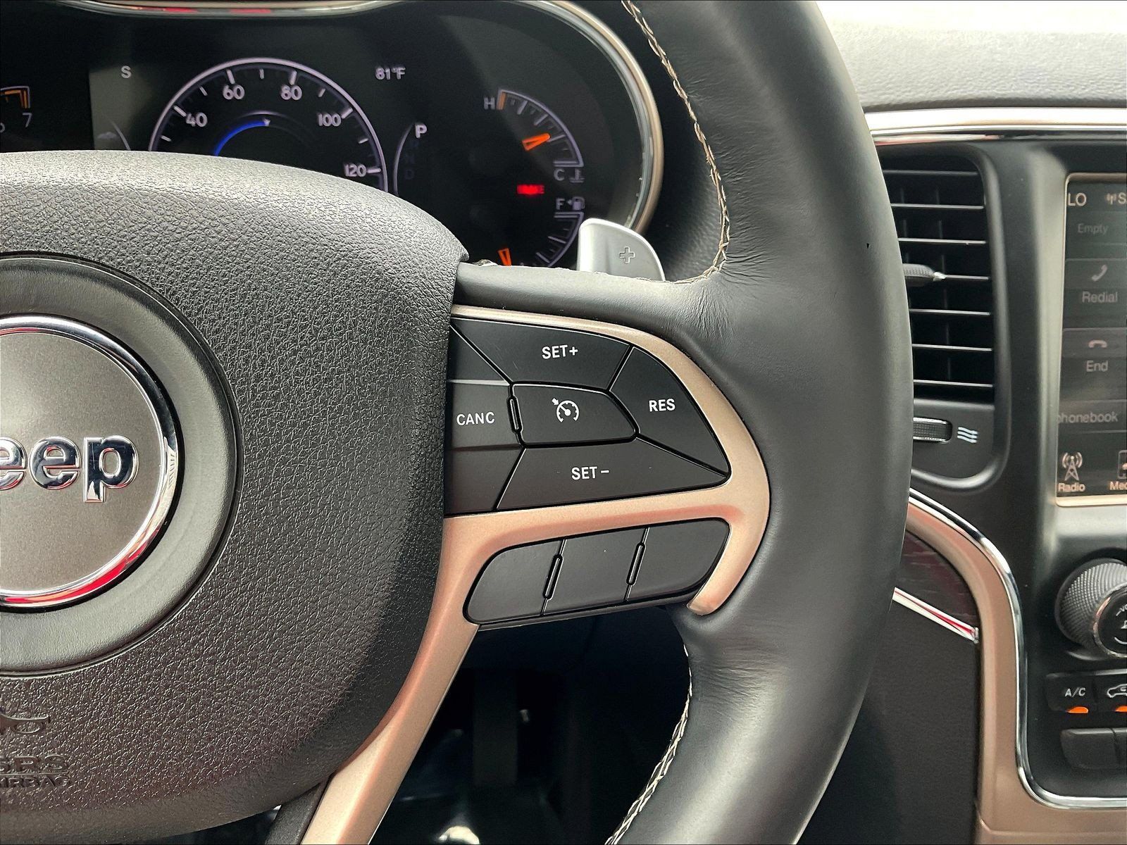 Used 2017 Jeep Grand Cherokee Limited AWD/4WD image 12