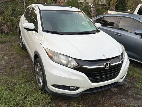 Used 2017 Honda HR-V EX image 1