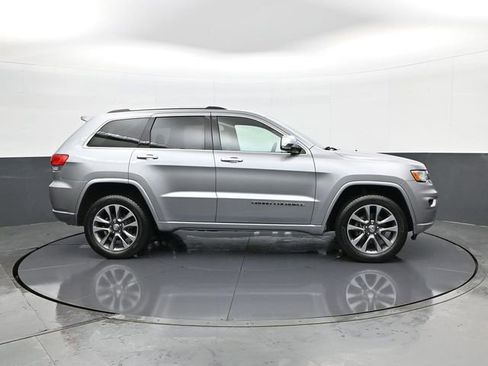 Used 2018 Jeep Grand Cherokee Overland AWD/4WD image 4