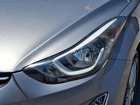 Used 2016 Hyundai Elantra SE w/ Option Group 02 FWD image 10