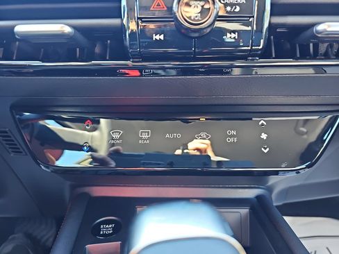 New 2026 Nissan Kicks SR w/ SR Premium Package FWD image 26
