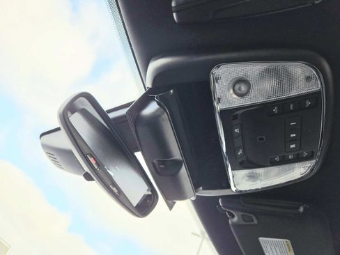 Used 2023 Chrysler 300 S image 36