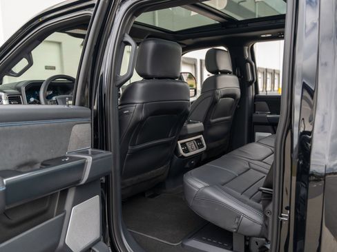 Used 2025 Ford F450 Platinum image 33