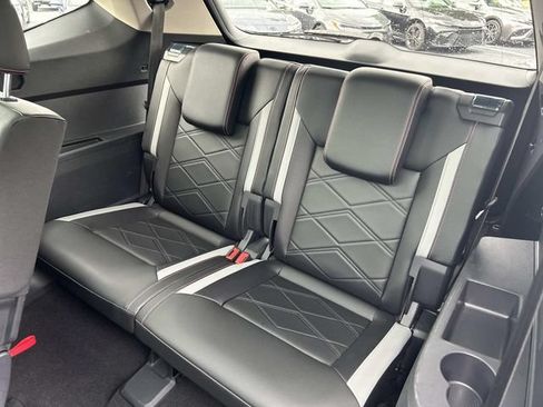 Used 2024 Volkswagen Atlas Peak Edition SE AWD/4WD image 22