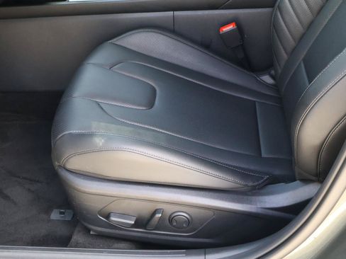 Used 2026 Hyundai Elantra Limited w/ Cargo Package FWD image 14